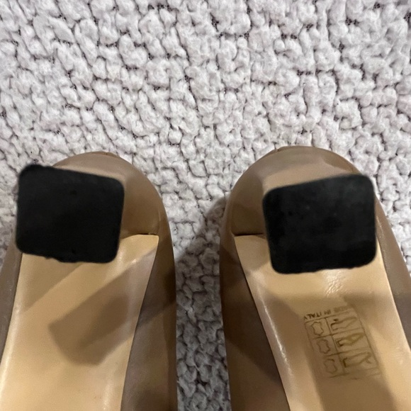 Gucci Sachalin Tan Leather 3.5” Heels - Picture 5 of 8
